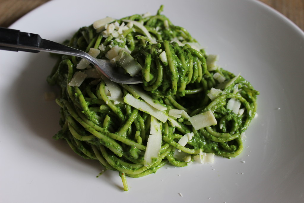 Speltpasta met avocado